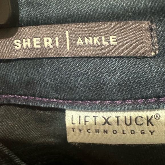 NYDJ SHERI ANKLE JEANS, SIZE 4 - Picture 5 of 8